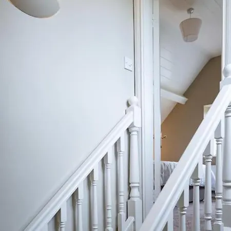 The Rose Apartment *
